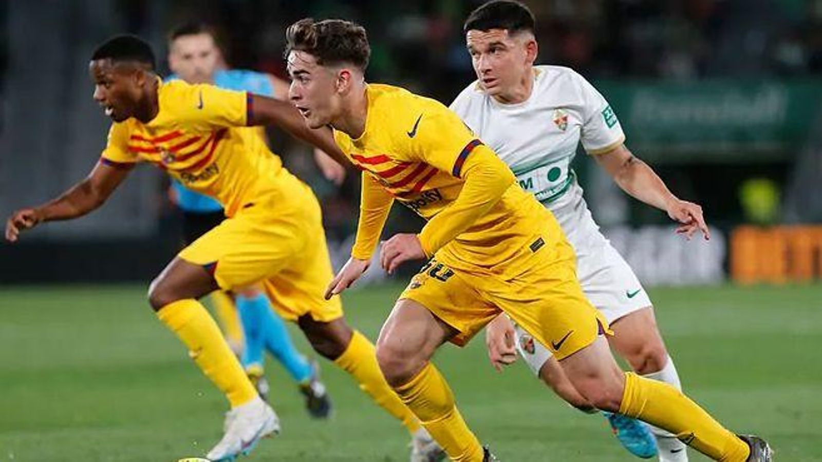Gavi en el partit contra l'Elx