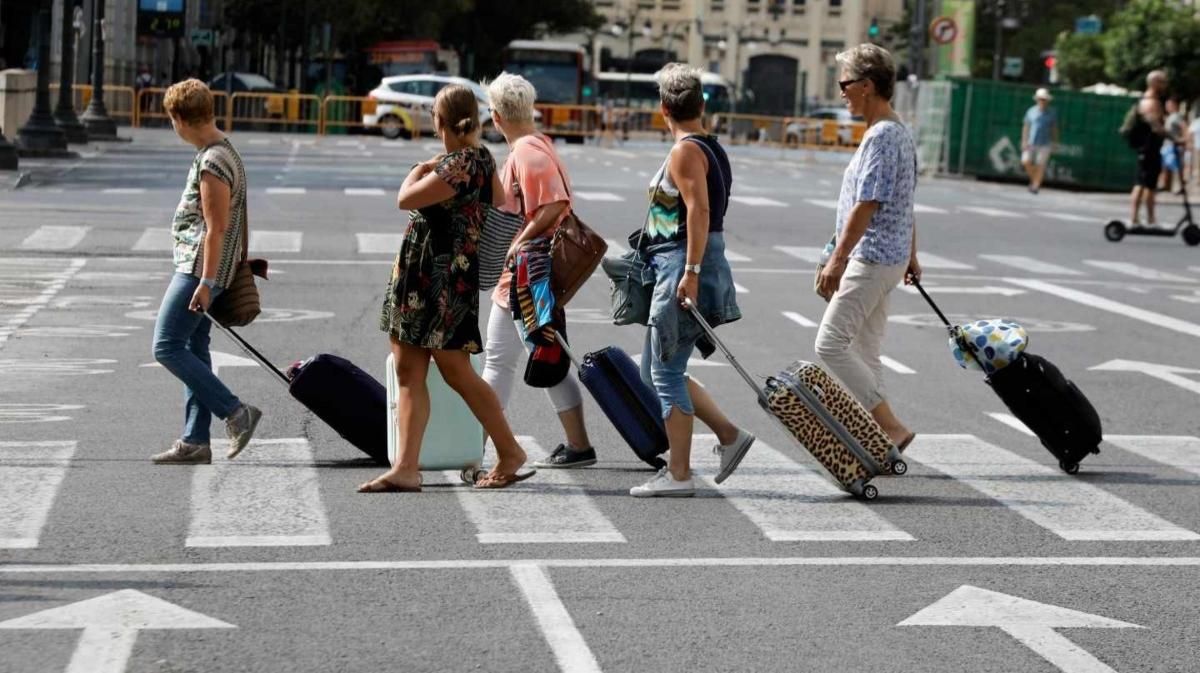 Turisme trasllada que no hi ha cancel·lacions significatives en Falles i Magdalena Turisme trasllada que no hi ha cancel·lacions significatives en Falles i Magdalena