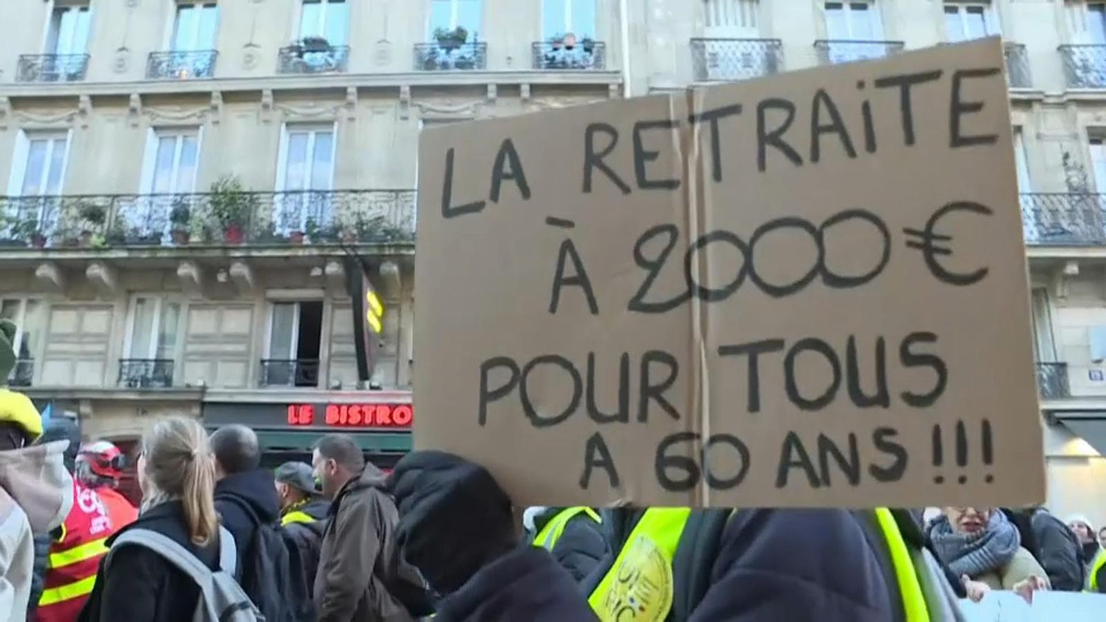 VÍDEO | Els sindicats mantenen el pols a Macron contra la reforma de les pensions