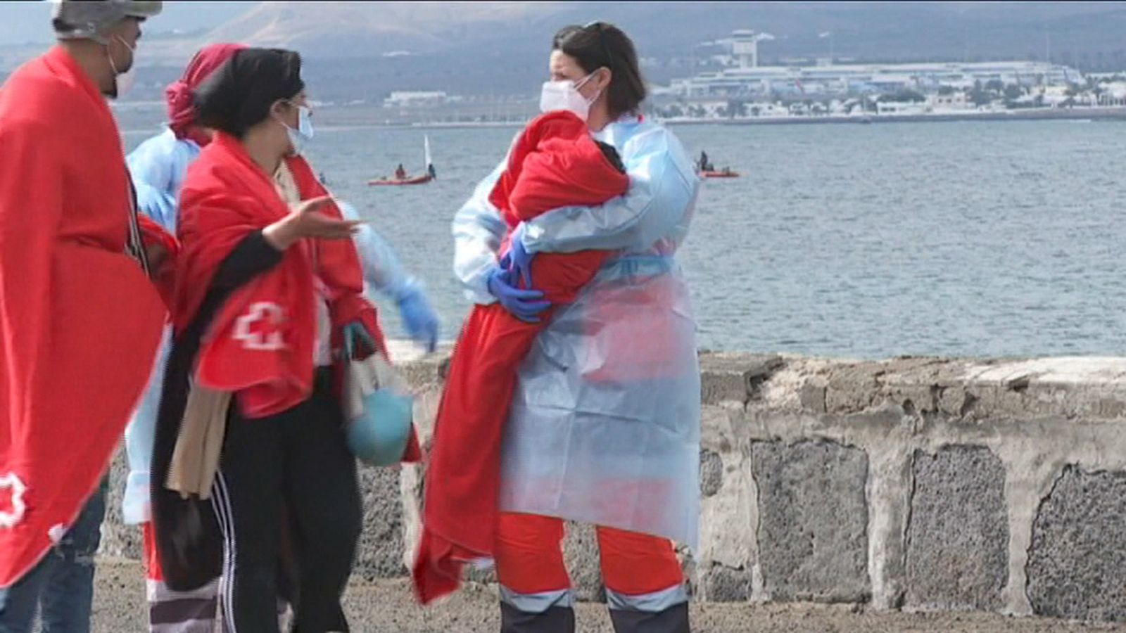 El perfil dels migrants ha canviat i arriben menors més menuts i més dones encintes