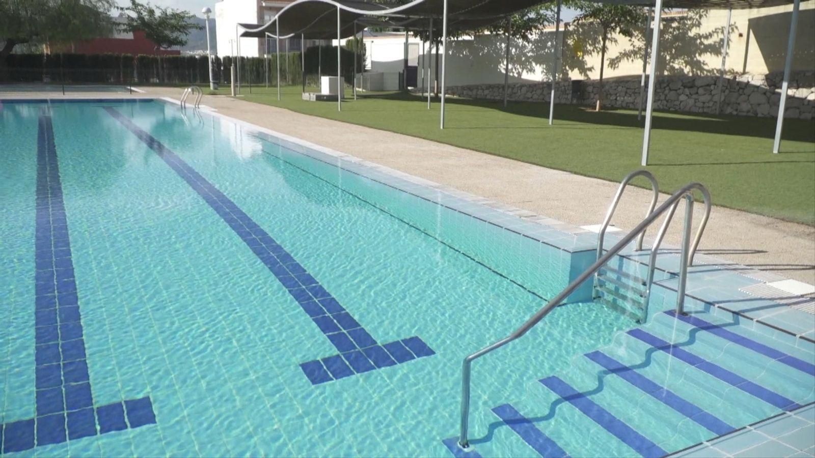 Imatge d'arxiu d'una piscina / À Punt NTC