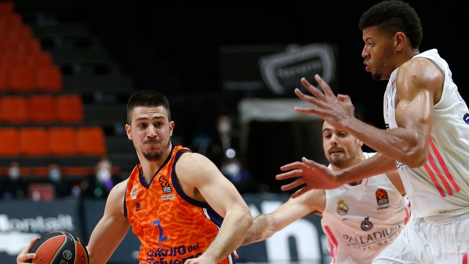 Vanja Marinković tracta d'internar-se en la pintura