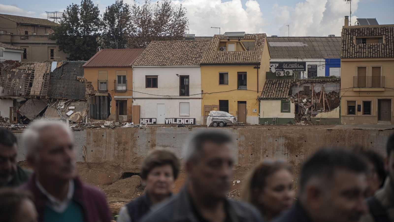 Presentació de l'Agrupació d'Afectats per la dana 'Tots a una veu' a Picanya, el 4 de desembre