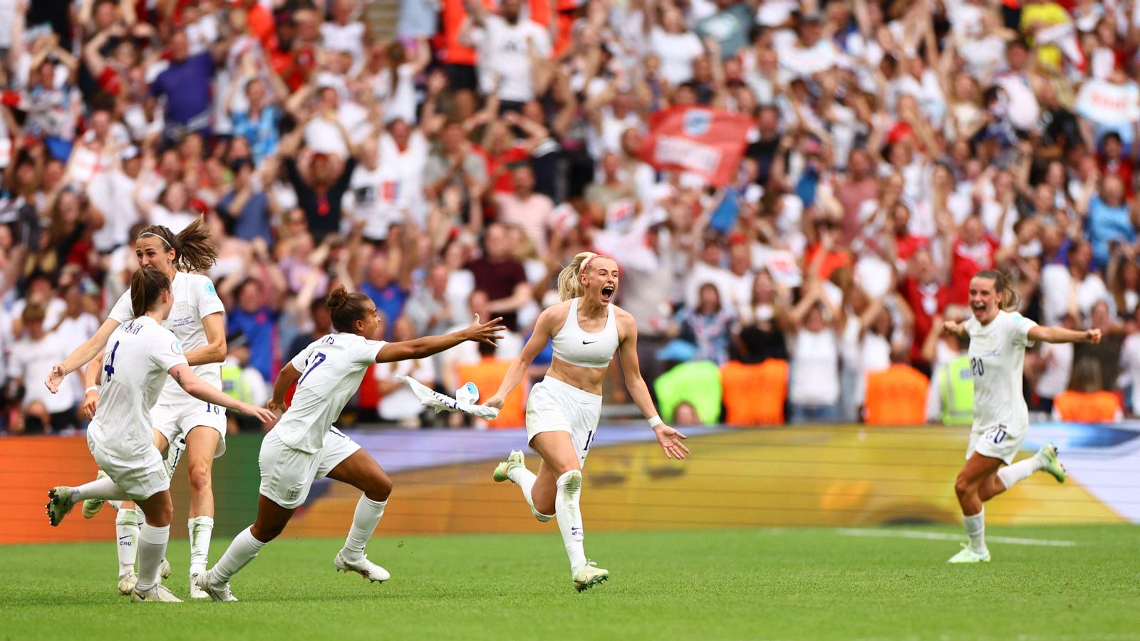 Chloe Kelly celebra el gol de la victòria Chloe Kelly celebra el gol de la victòria