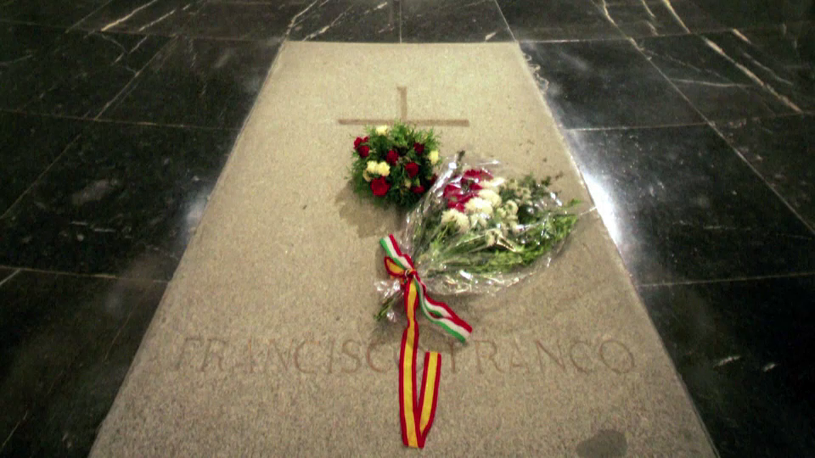 L\'exhumació de Franco no vulnera els drets de la família
