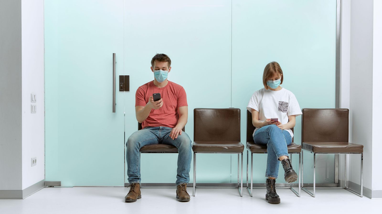 La mascareta continuarà sent obligatòria en els centres sanitaris