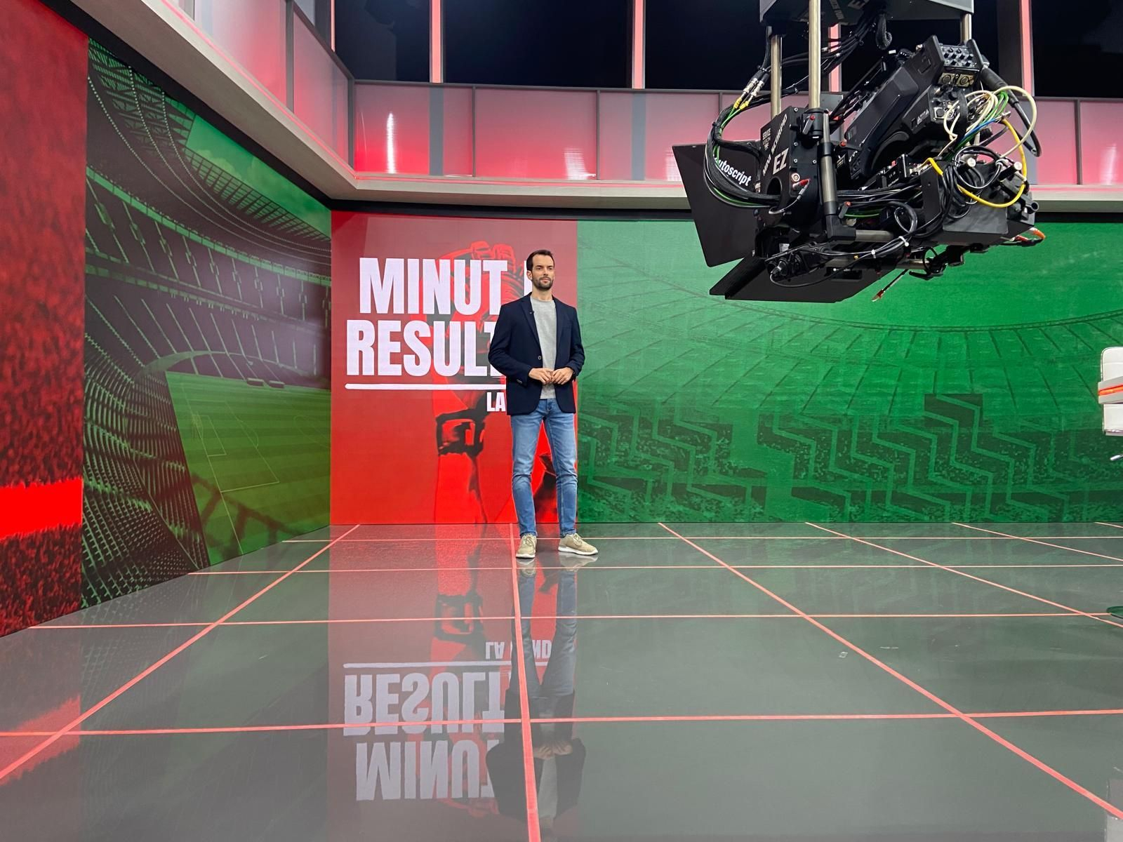 Al cadpdavant de l'equip del programa està el periodista esportiu Sergi Escrivà