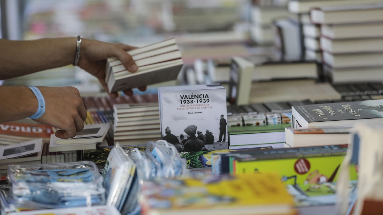 La fira del llibre de València, als Jardins de Vivers, de l'any 2022