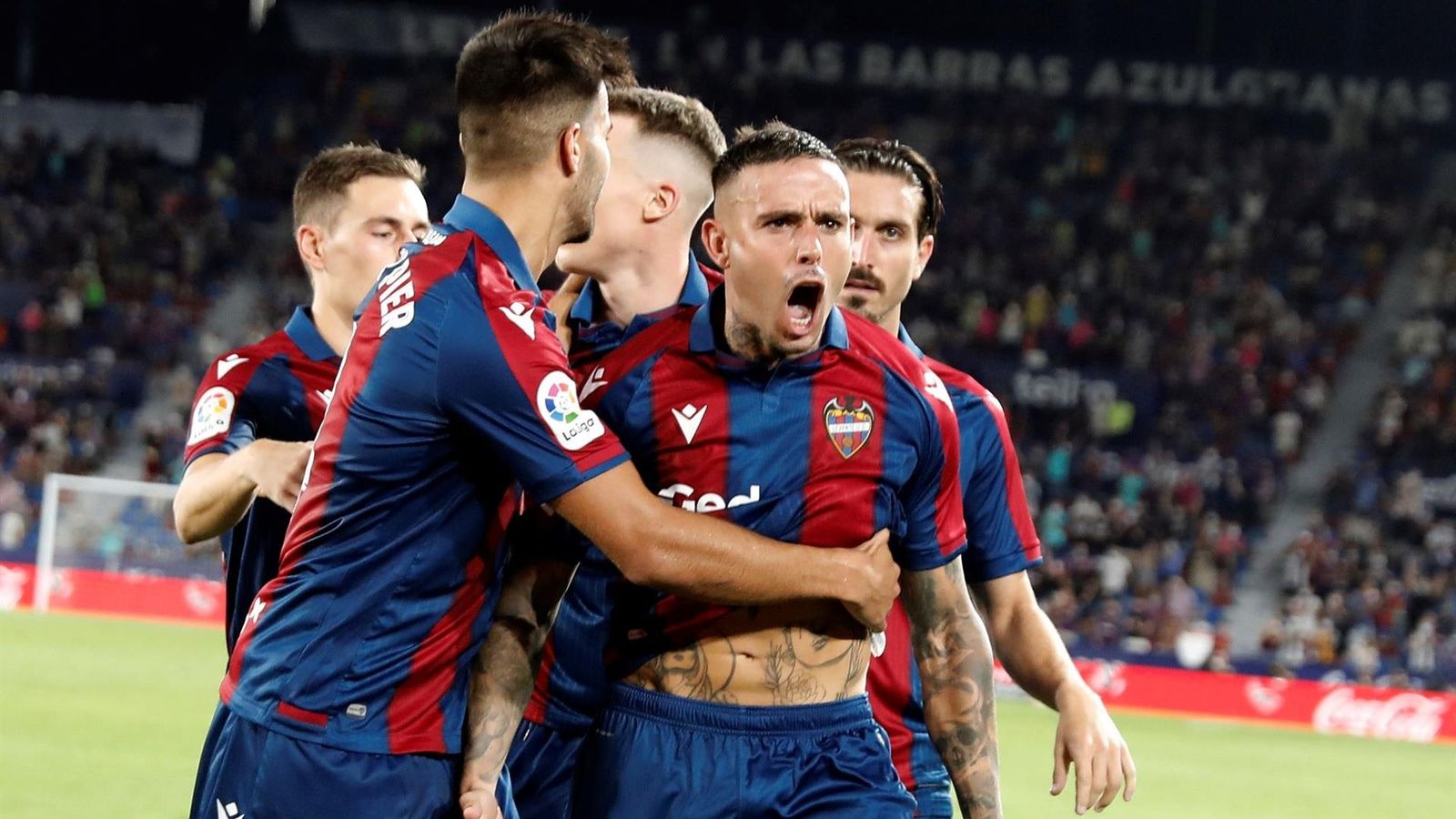 Roger celebra el primer gol del Llevant