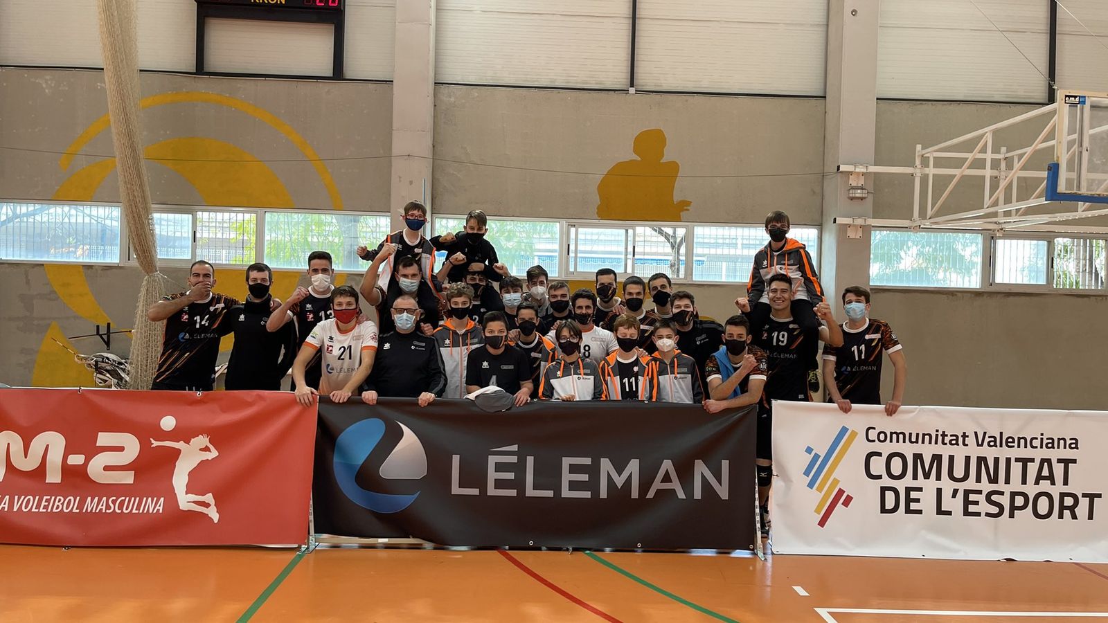 El Voleibol València celebra la classificació per a la fase d'ascens