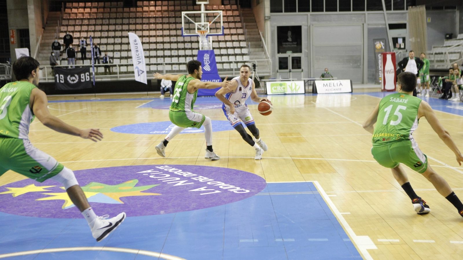 Una jugada del derbi