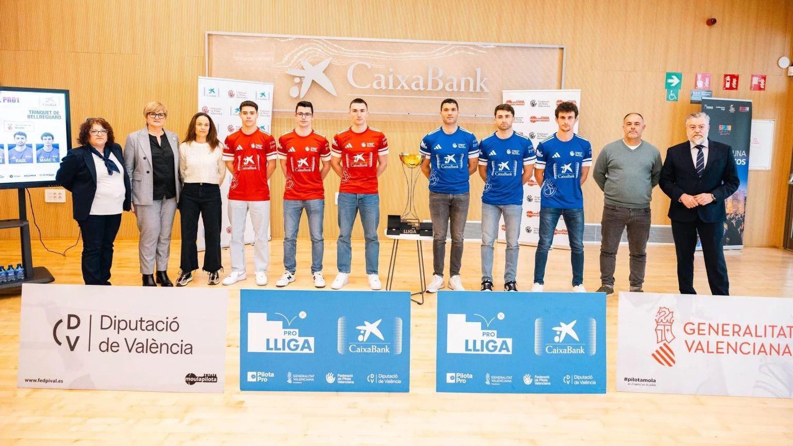 Presentació de la final, amb els dos equips que es disputaran el títol