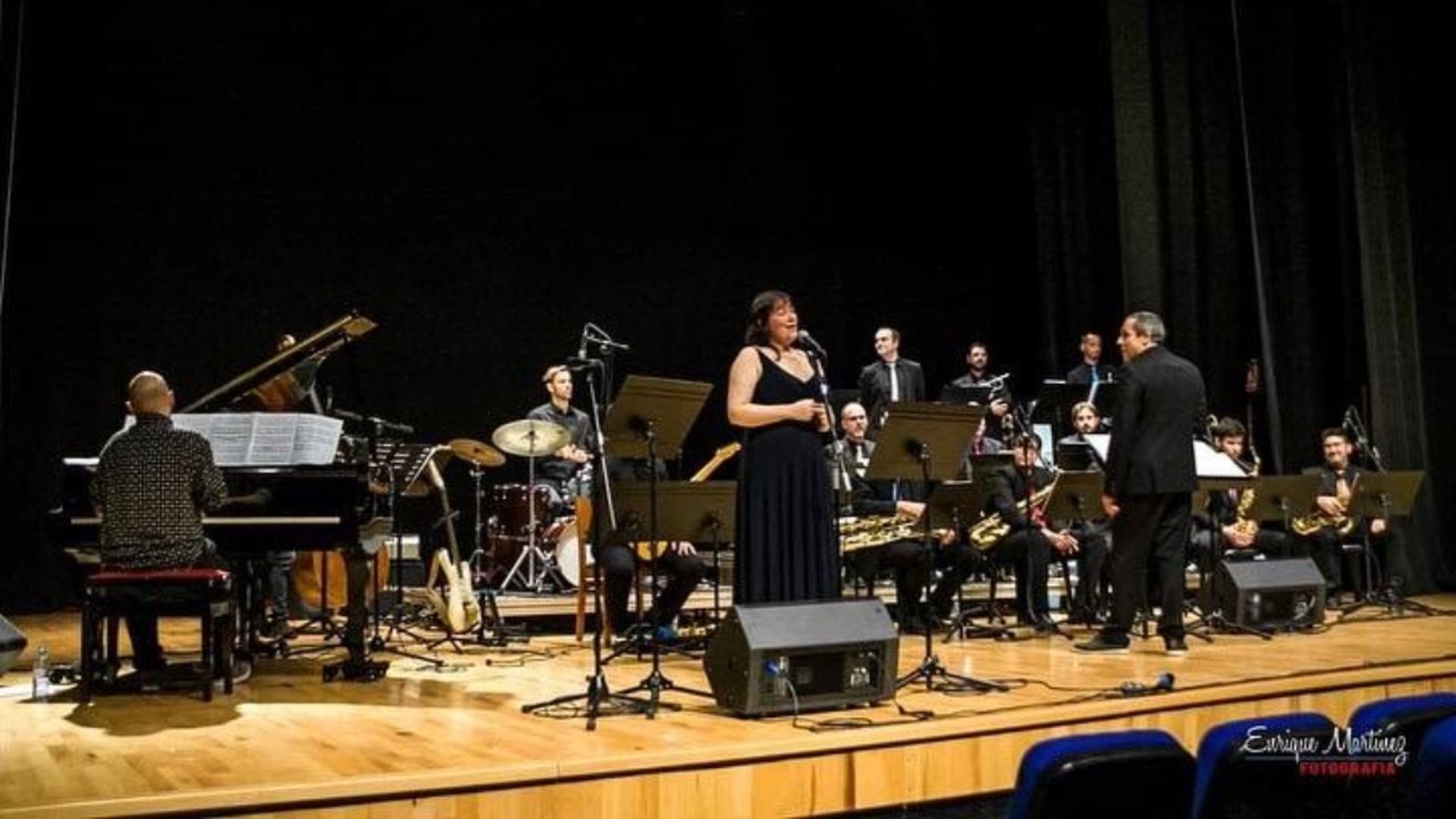 L’agrupació musical Lírica Big Band amb la vocalista Eva Romero