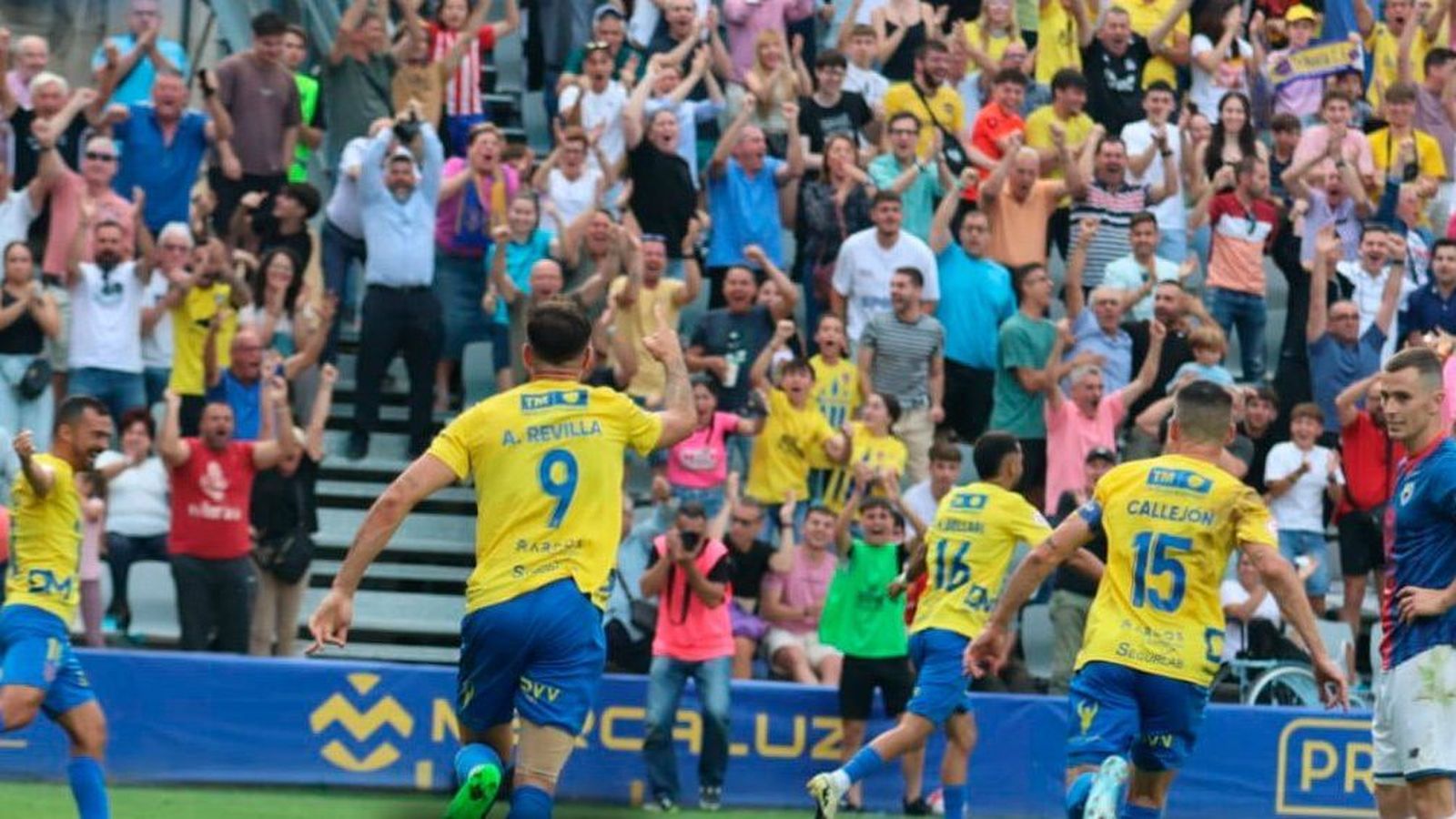 Revilla celebra un dels gols