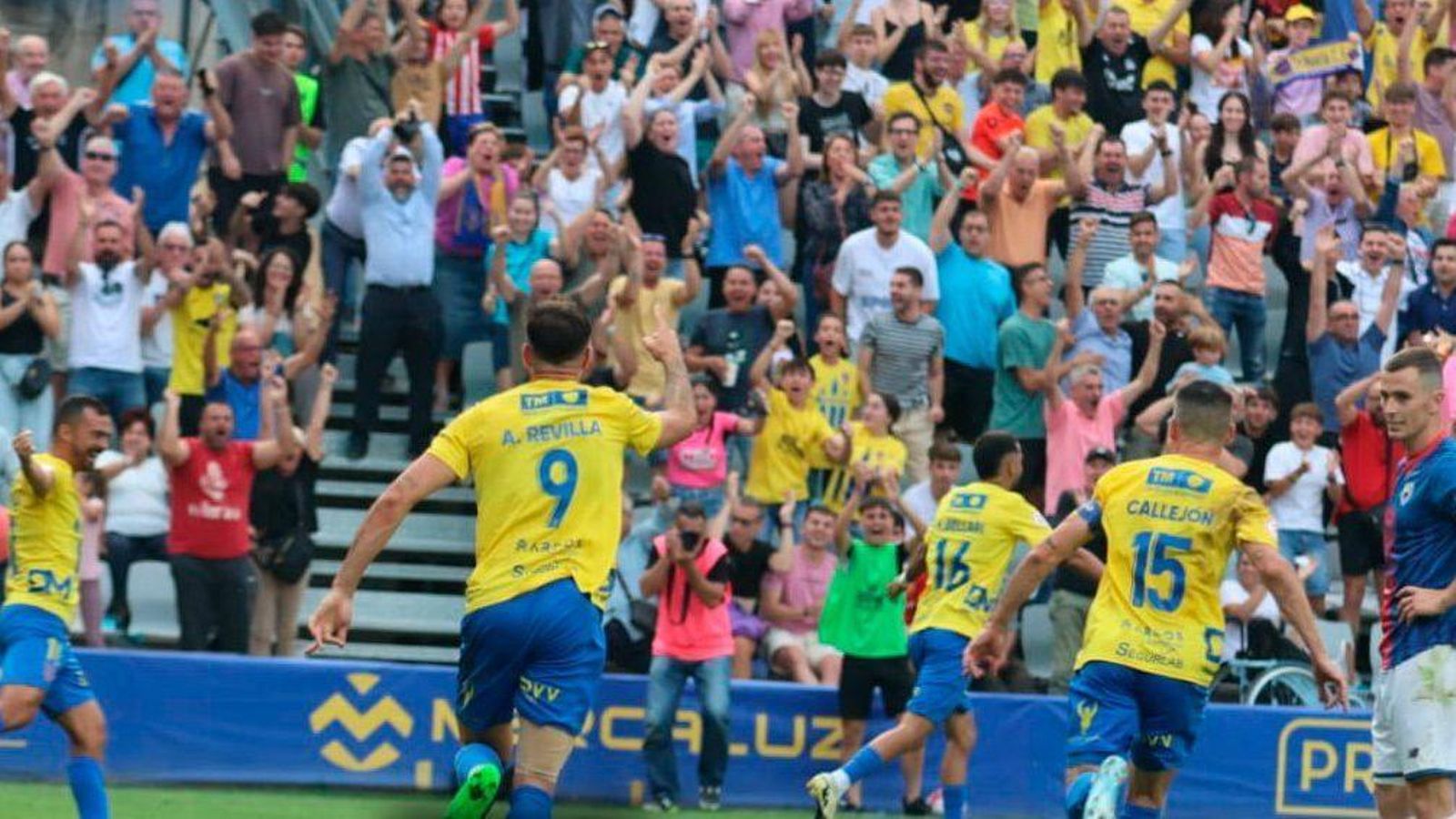Revilla celebra un dels gols