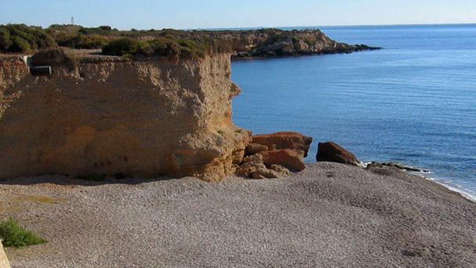 Una de les cales de la costa nord de Vinaròs, en una imatge d'arxiu