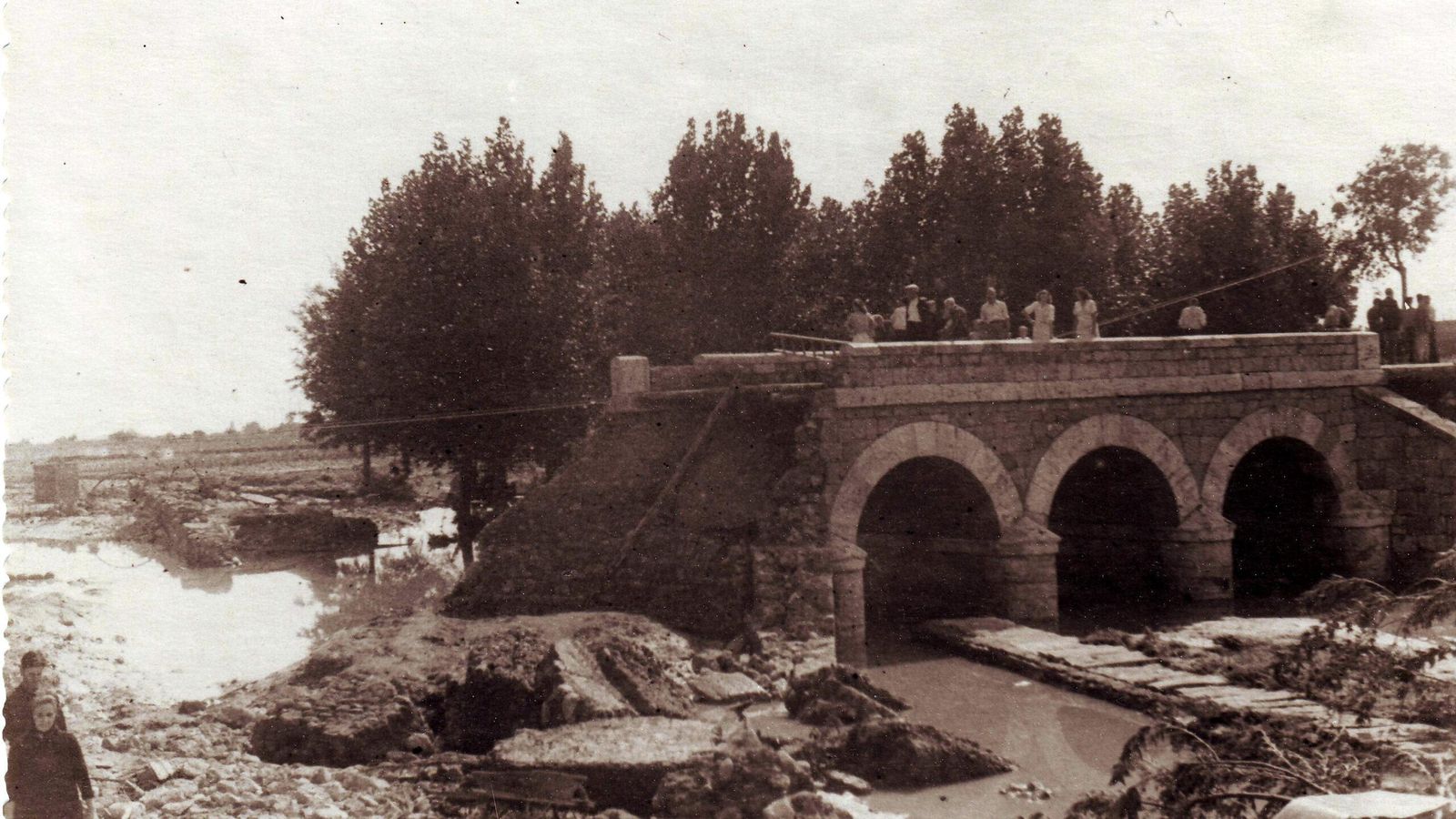 Pont de l'Albereda, dinamitat per la Guàrdia Civil en la riuada del 1949
