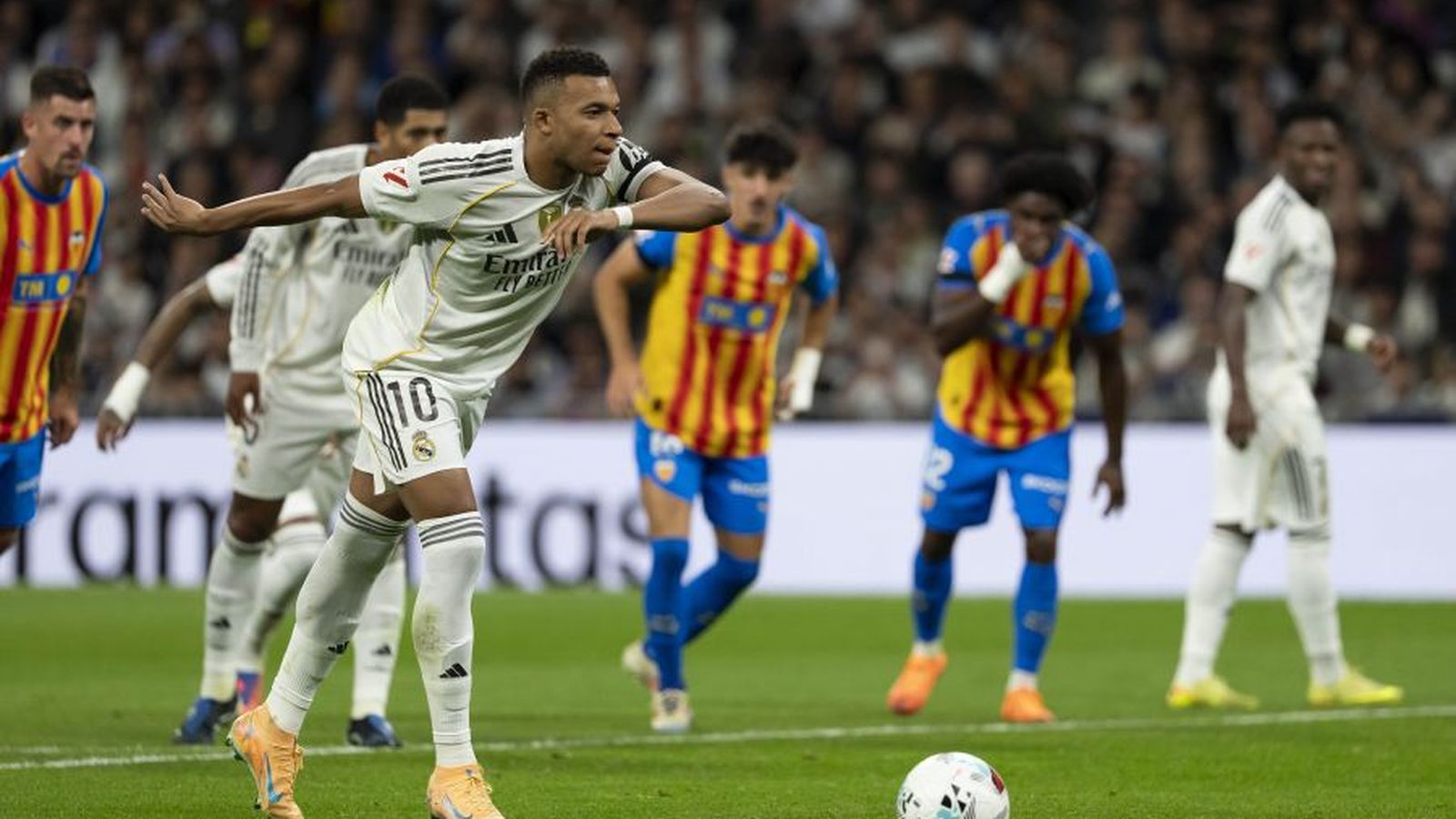 En el partit de la primera volta, al Bernabéu, el Reial Madrid es va imposar 4-0 amb un doblet d'Mbappé i dos gols de Bellingham i Carreras