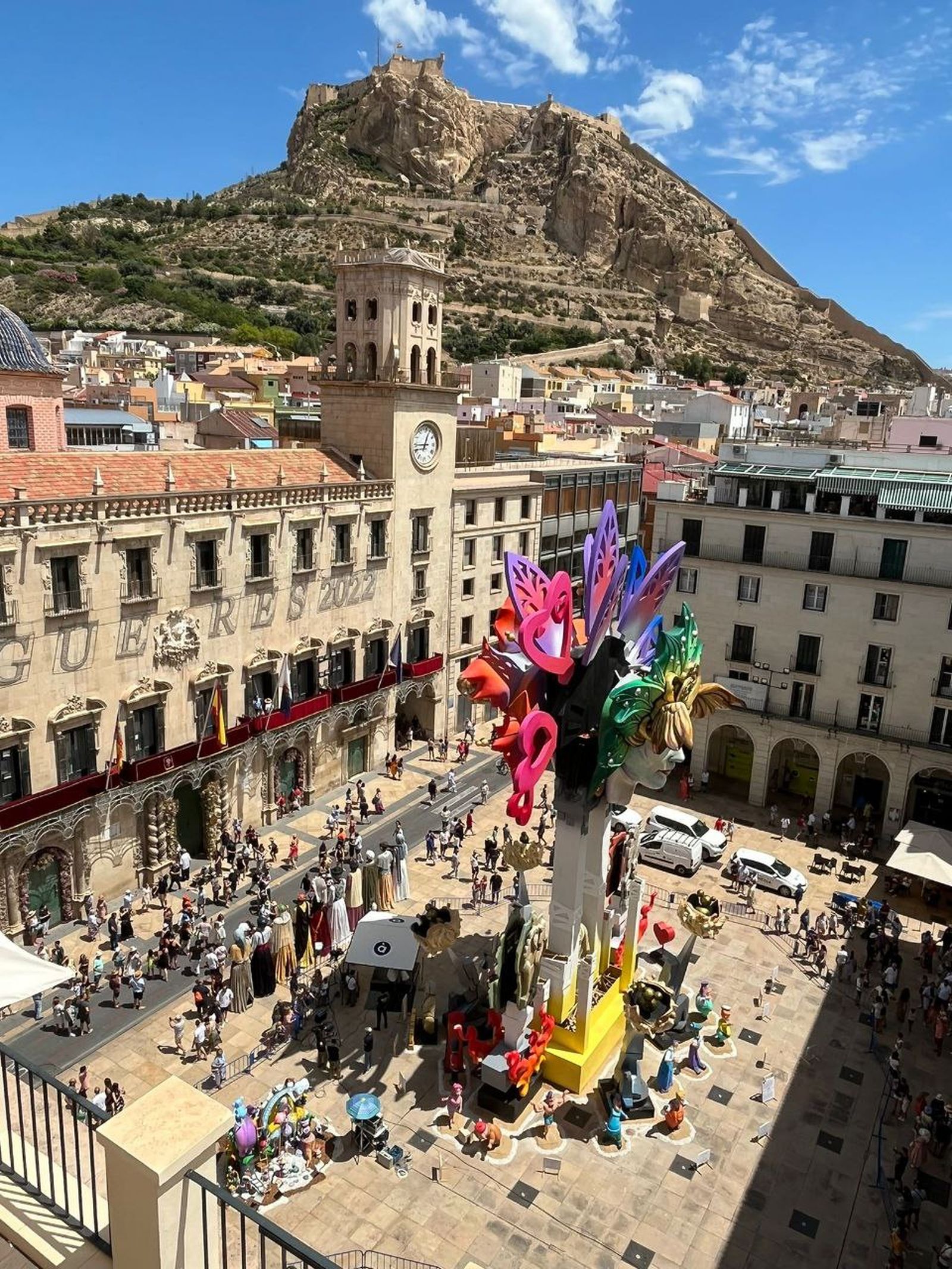 Fogueres 2022 amb el set d'À Punt en la plaça