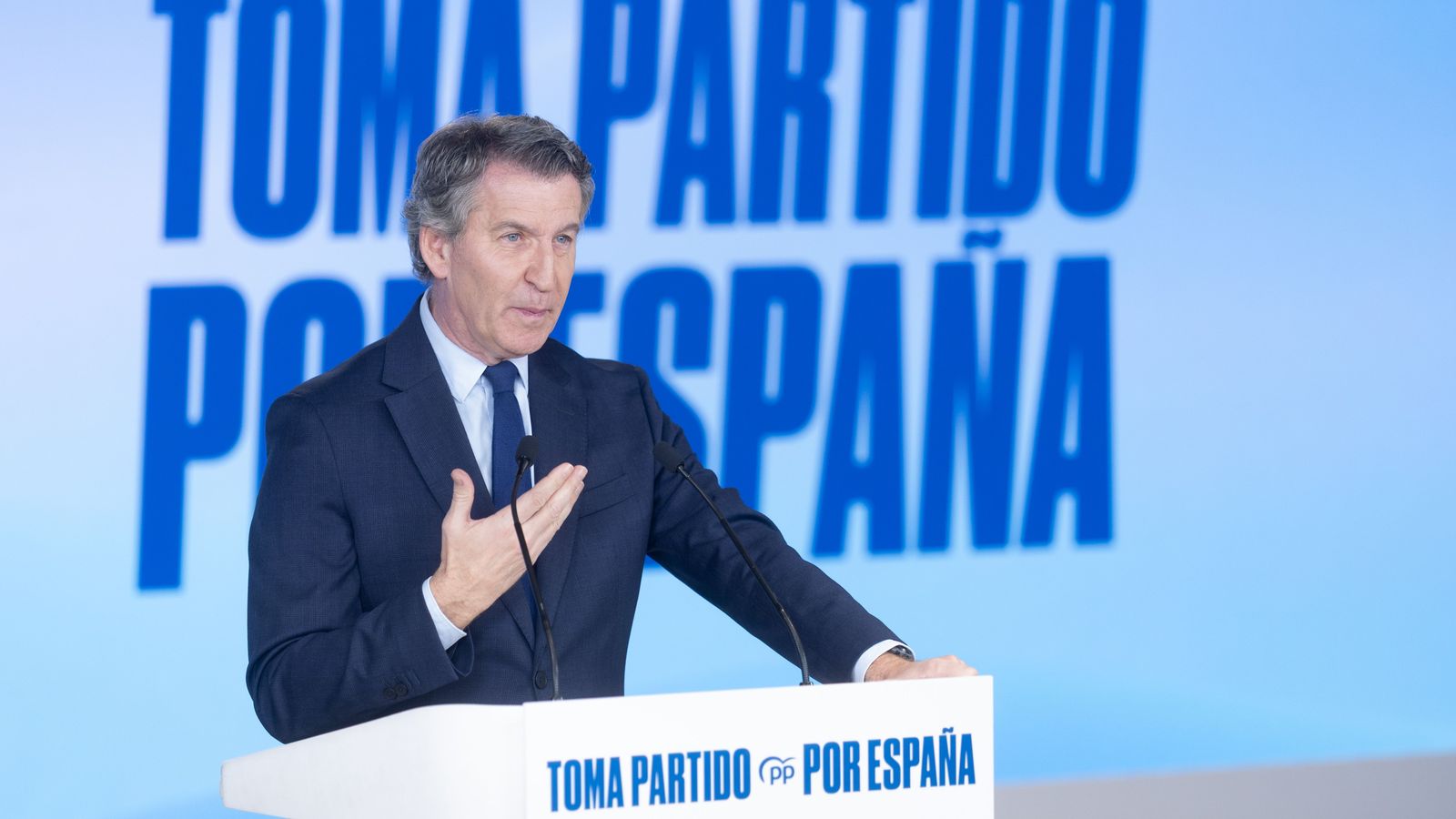 El president del Partit Popular, Alberto Núñez Feijóo, compareix davant els mitjans de comunicació en la seu de Madrid