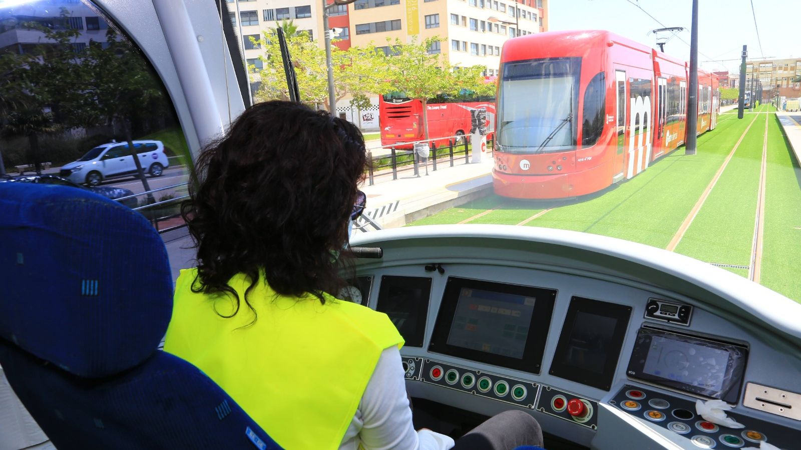 Conductora d'un tramvia de Metrovalència