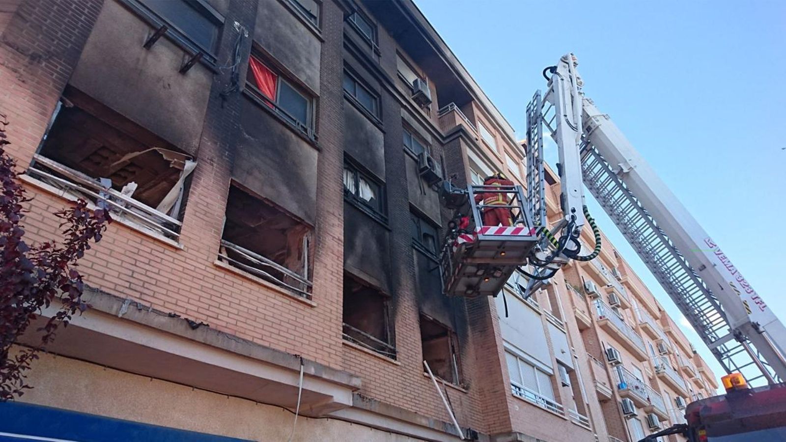 La dona no estava al pis en el moment de l'explosió, que no ha causat cap desgràcia personal