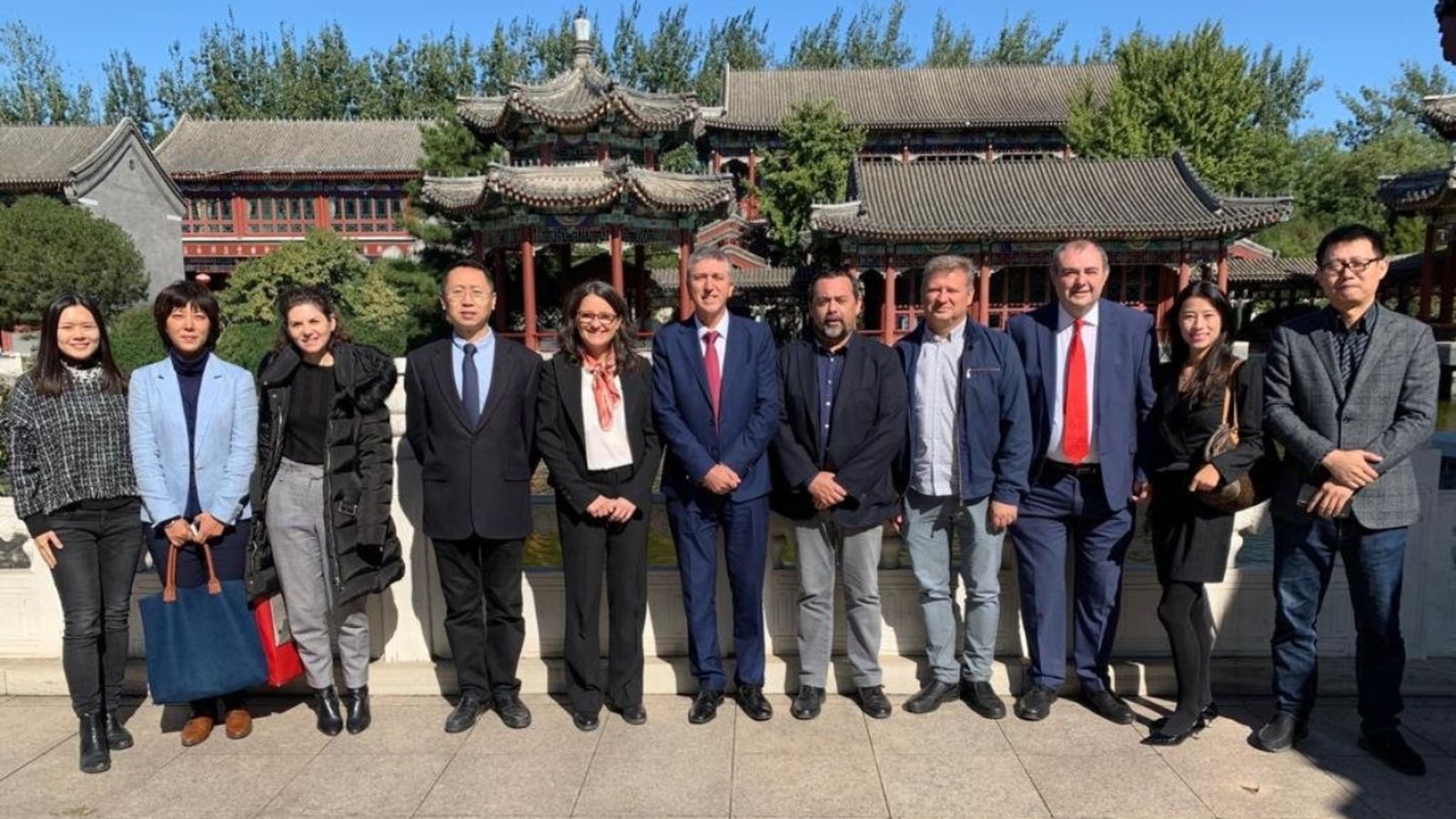 La vicepresidenta Mónica Oltra i el conseller d'Economia Sostenible, Rafa Climent, durant el viatge a la Xina