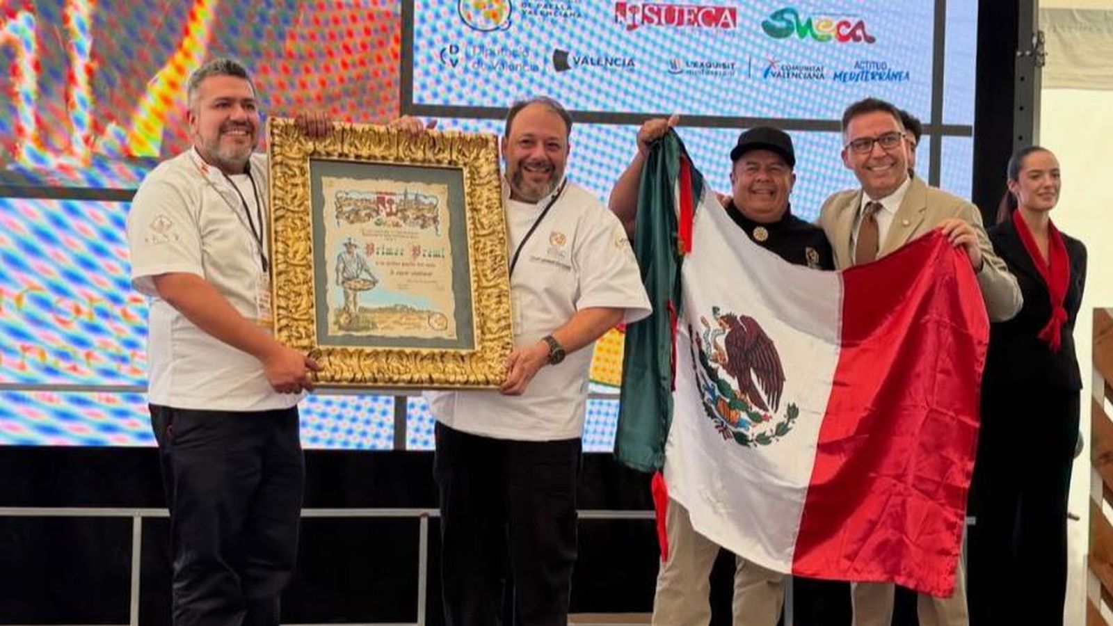 Els guanyadors celebren el primer premi