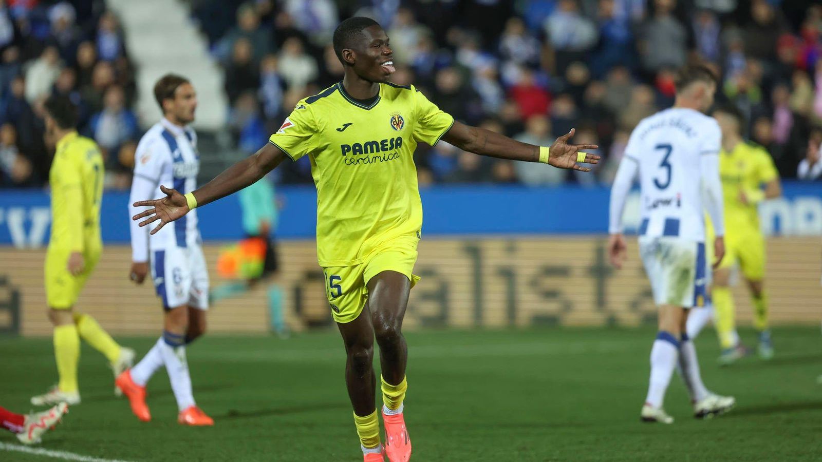 Barry celebra un dels gols Barry celebra un dels gols
