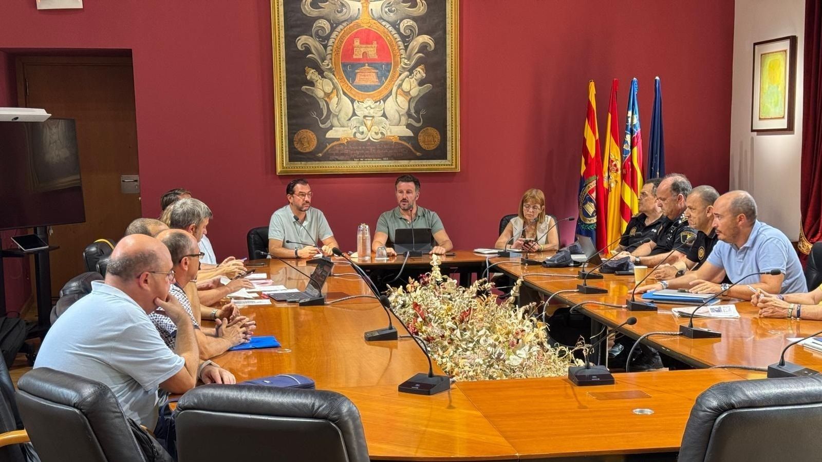 Reunió del comité de crisi a l'ajuntament d'Elx, presidida per l'alcalde, Pablo Ruz