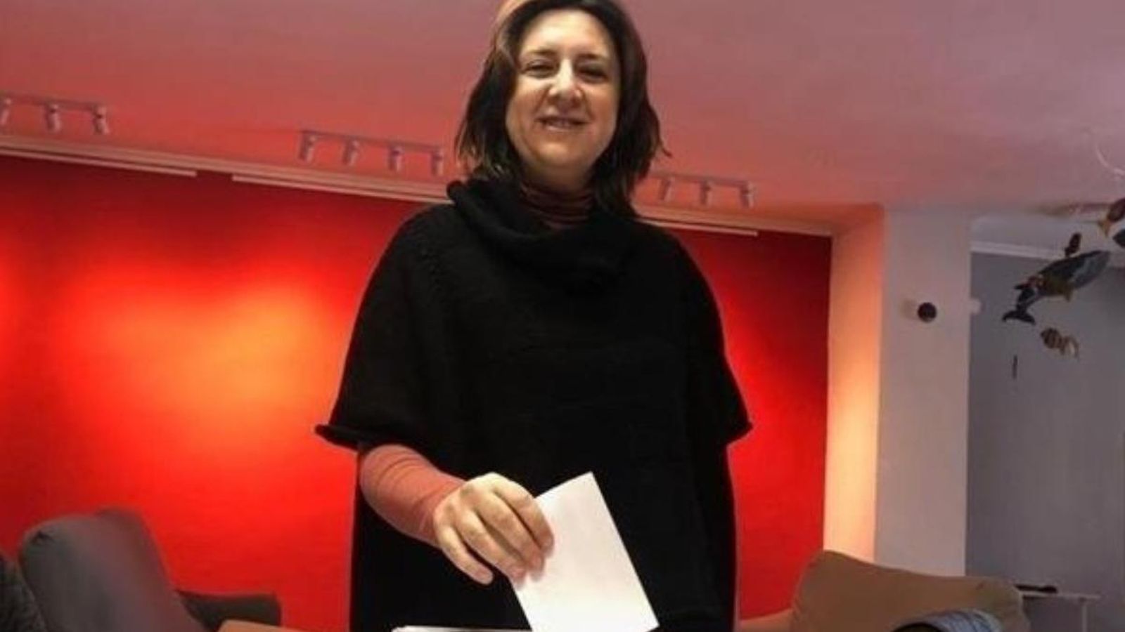 La coordinadora general d'EU, Rosa Pérez Garijo, durant la votació
