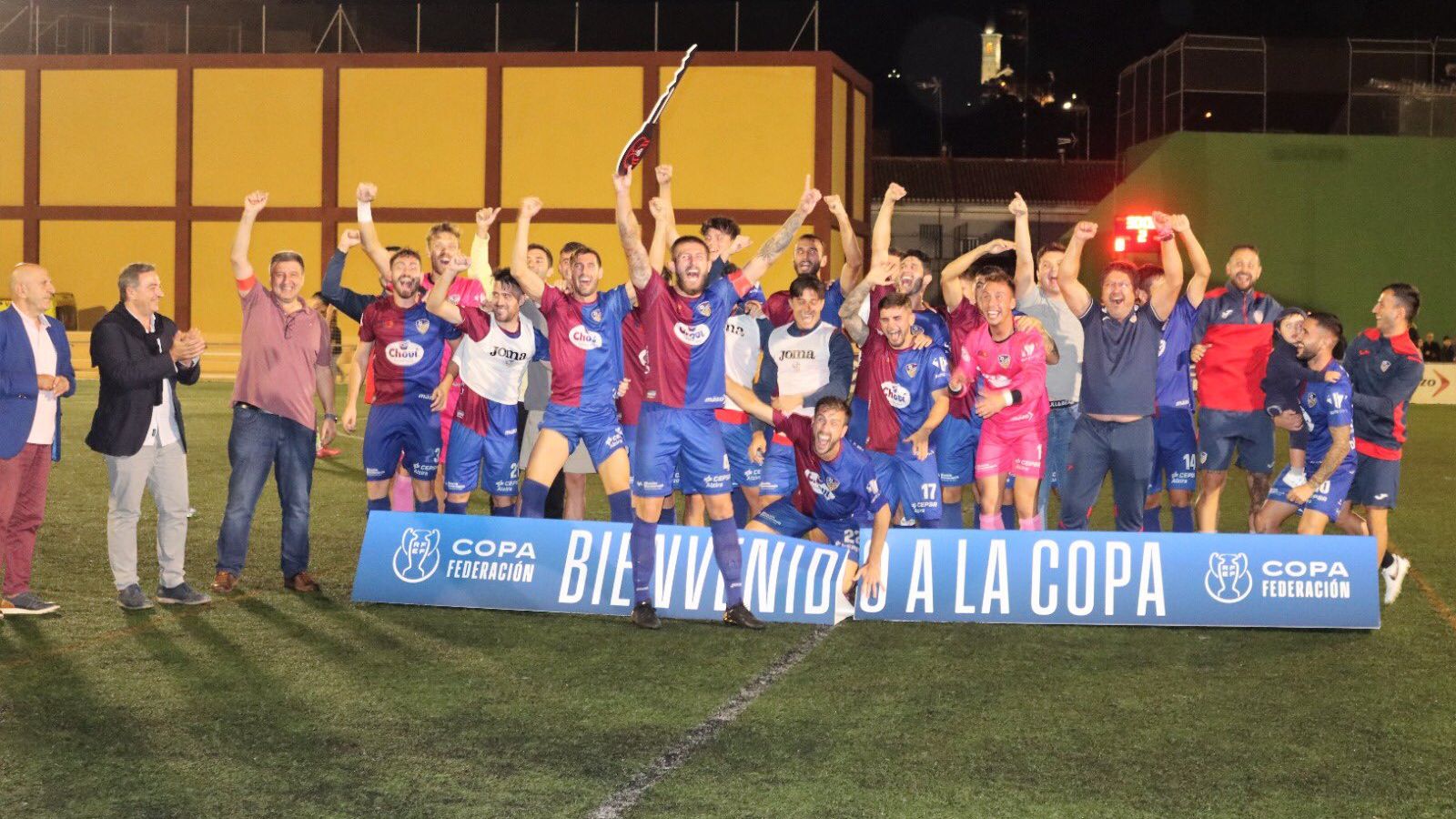 L'Alzira celebra la classificació per a la Copa del Rei