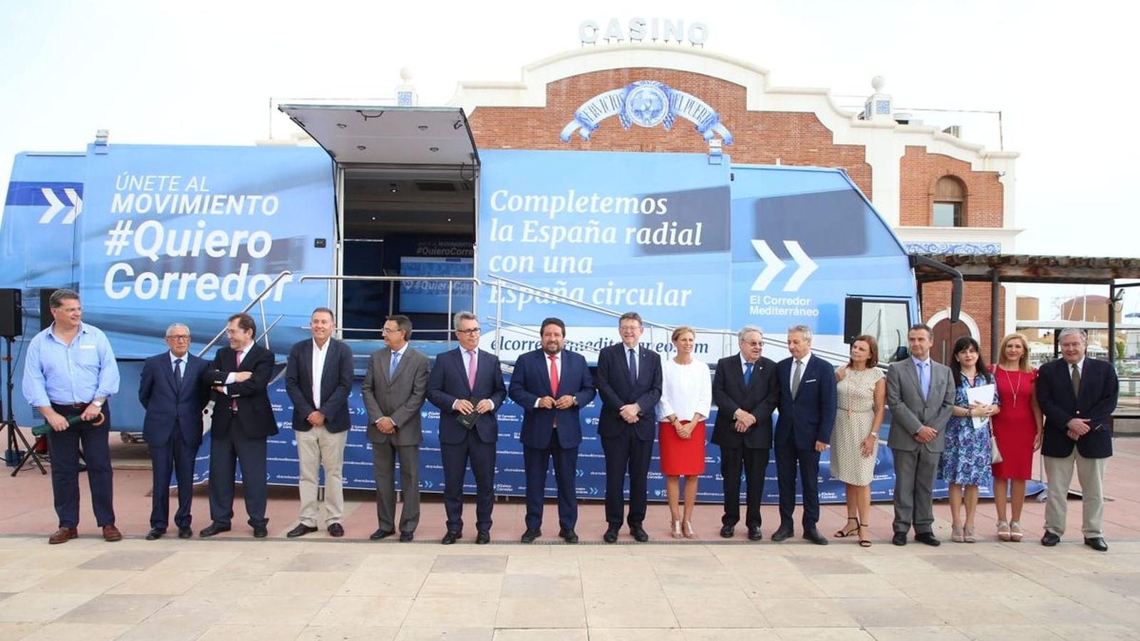 Representants polítics i empresaris han participat en l'acte organitzat a Castelló pel moviment Vull Corredor