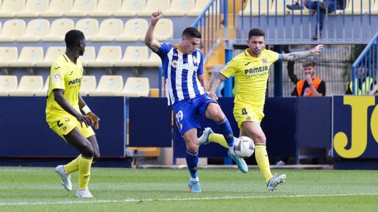 Vila-real B i Ponferradina empaten a 2