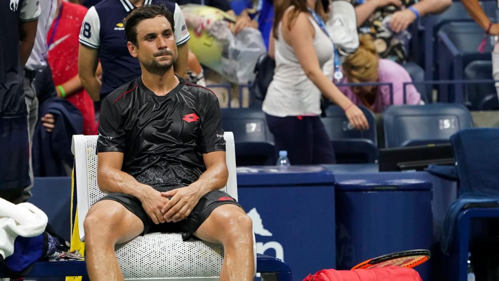 David Ferrer amb gest preocupat