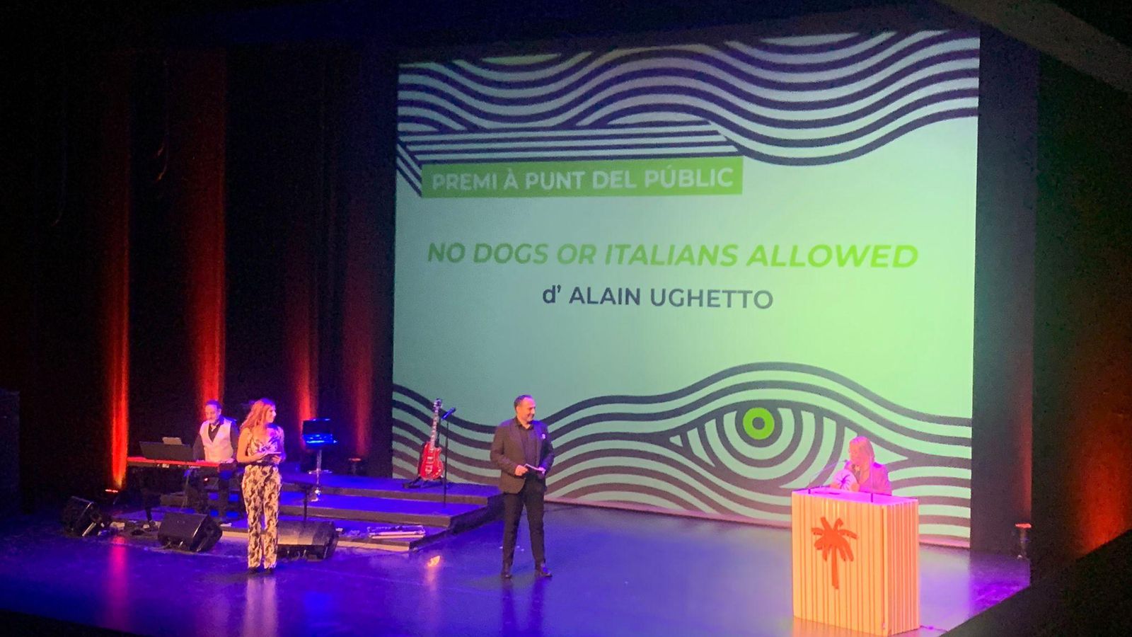 Mar Iglesias entrega el Premi À Punt del Públic de la Mostra de València 2022