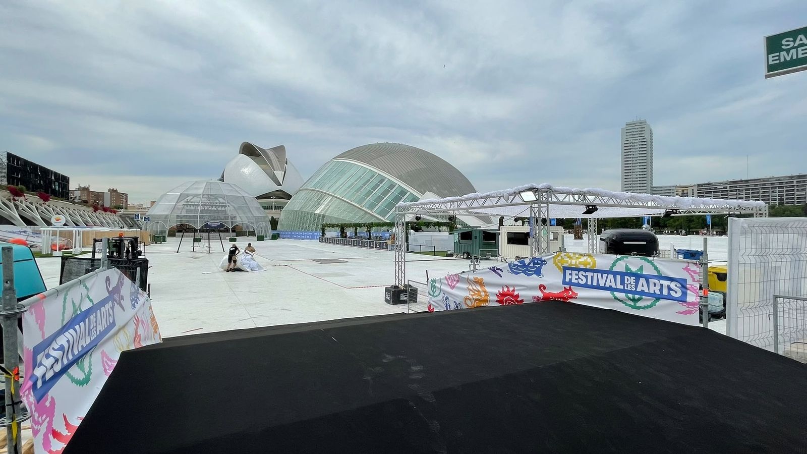 Els afectats pel Festival de les Arts promouen una demanda per a exigir la devolució íntegra de les entrades