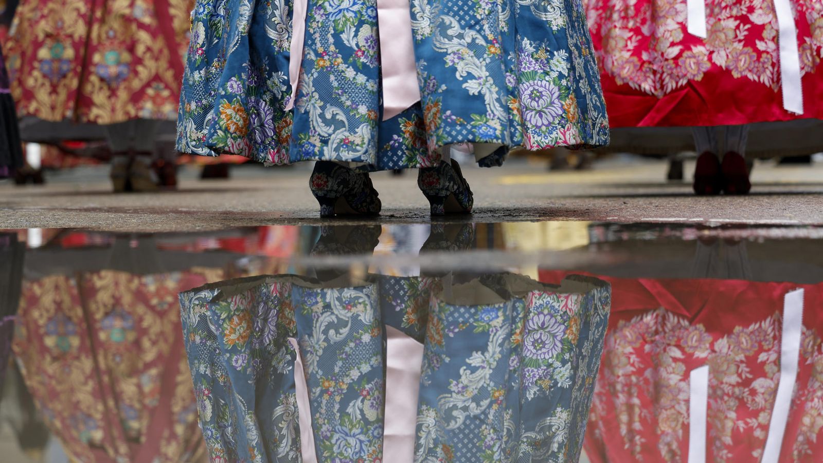 Cullera i Xàtiva suspenen la mascletà, mentre que Dénia i Alzira lliuren els premis a cobert