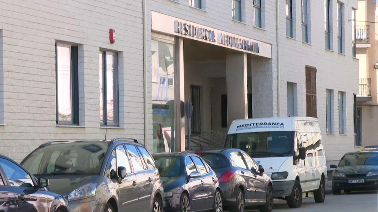 Façana de la residència Mediterránea a Benirredrà