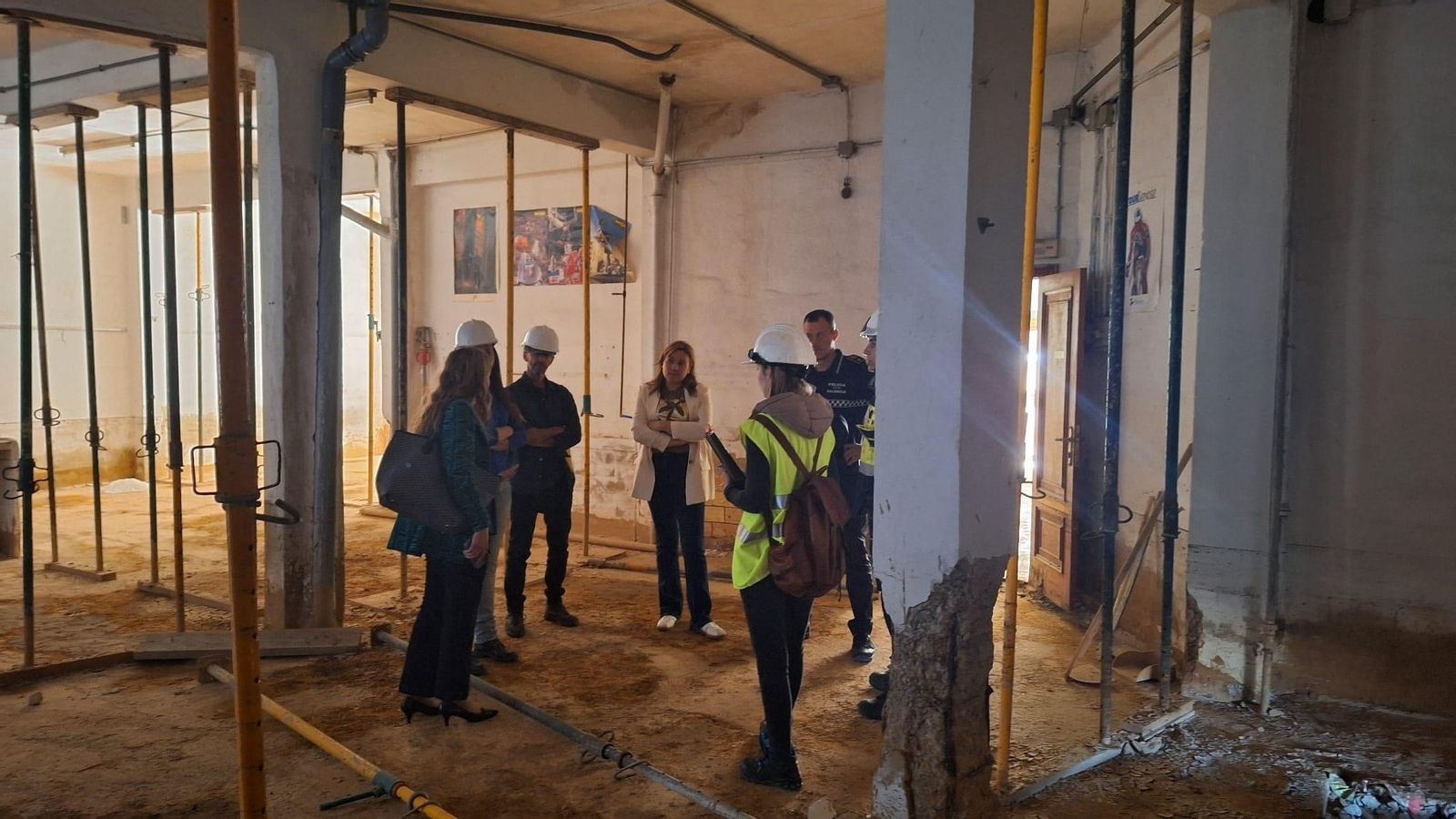 L'apuntalament de planta baixa s'havia efectuat com a mesura precautòria provisional L'apuntalament de planta baixa s'havia efectuat com a mesura precautòria provisional