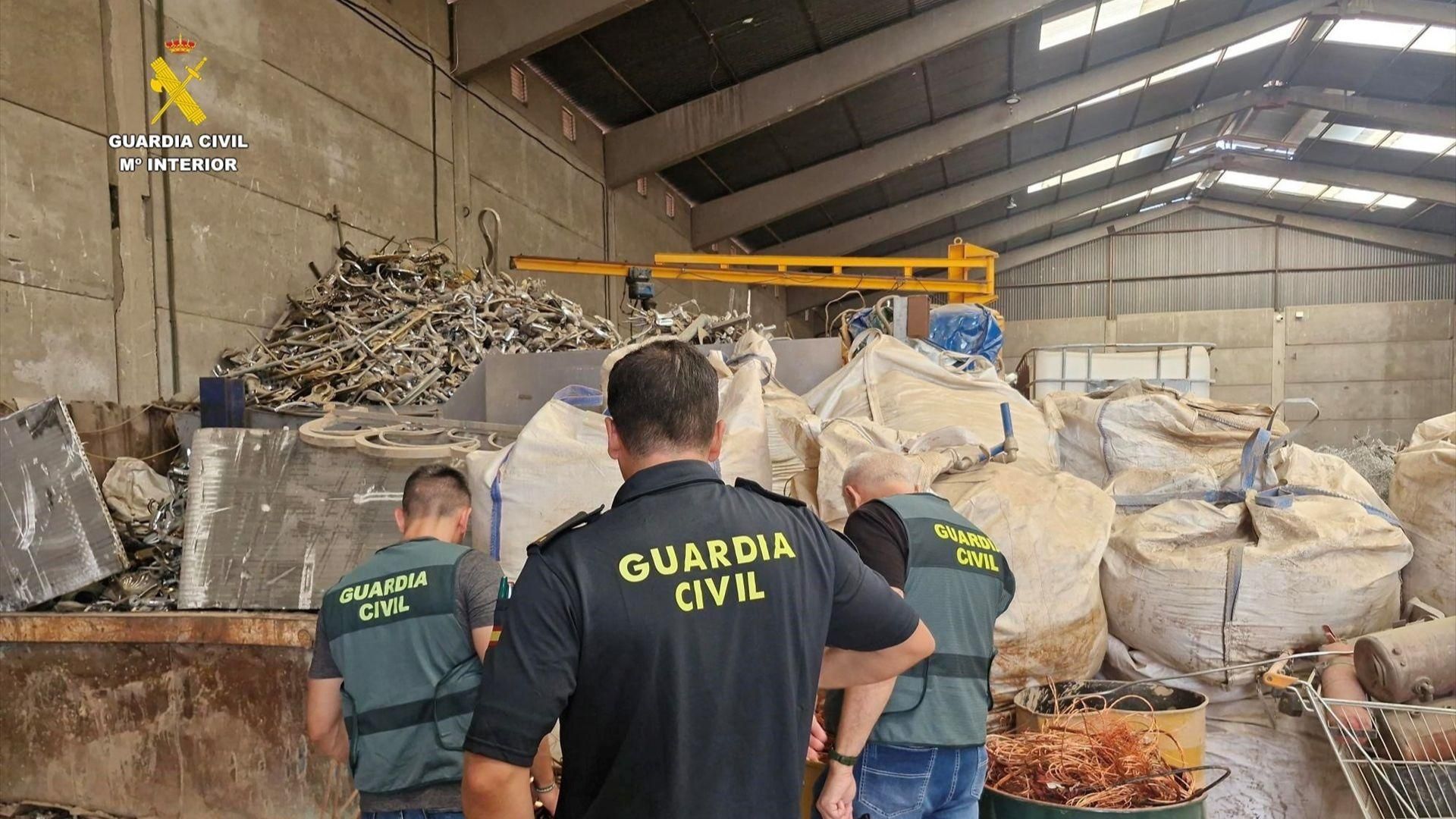 Material intervingut en l'operació Detingut un treballador d'una empresa de la Safor per furtar coure