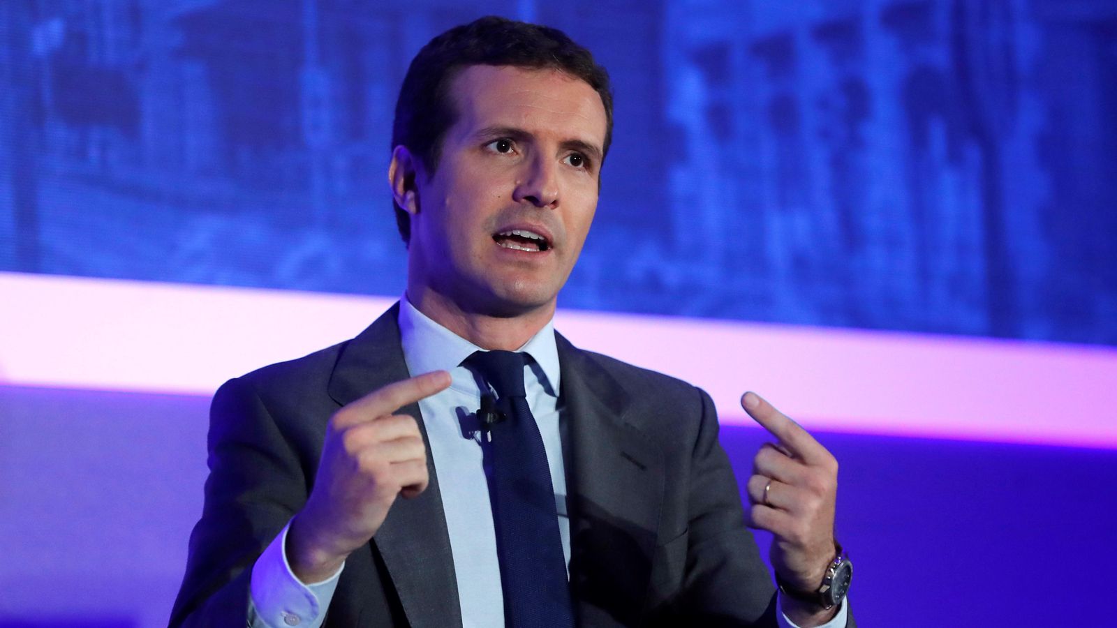 La Junta Electoral expedienta Casado per enviar SMS massius en campanya