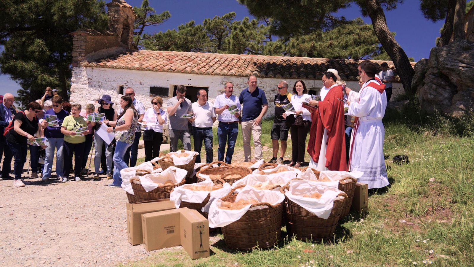 A Pina de Montalgrao coneixerem la història dels populars rotllets beneïts i assistirem a la missa que se celebra a més de 1.400 metres d’altitud