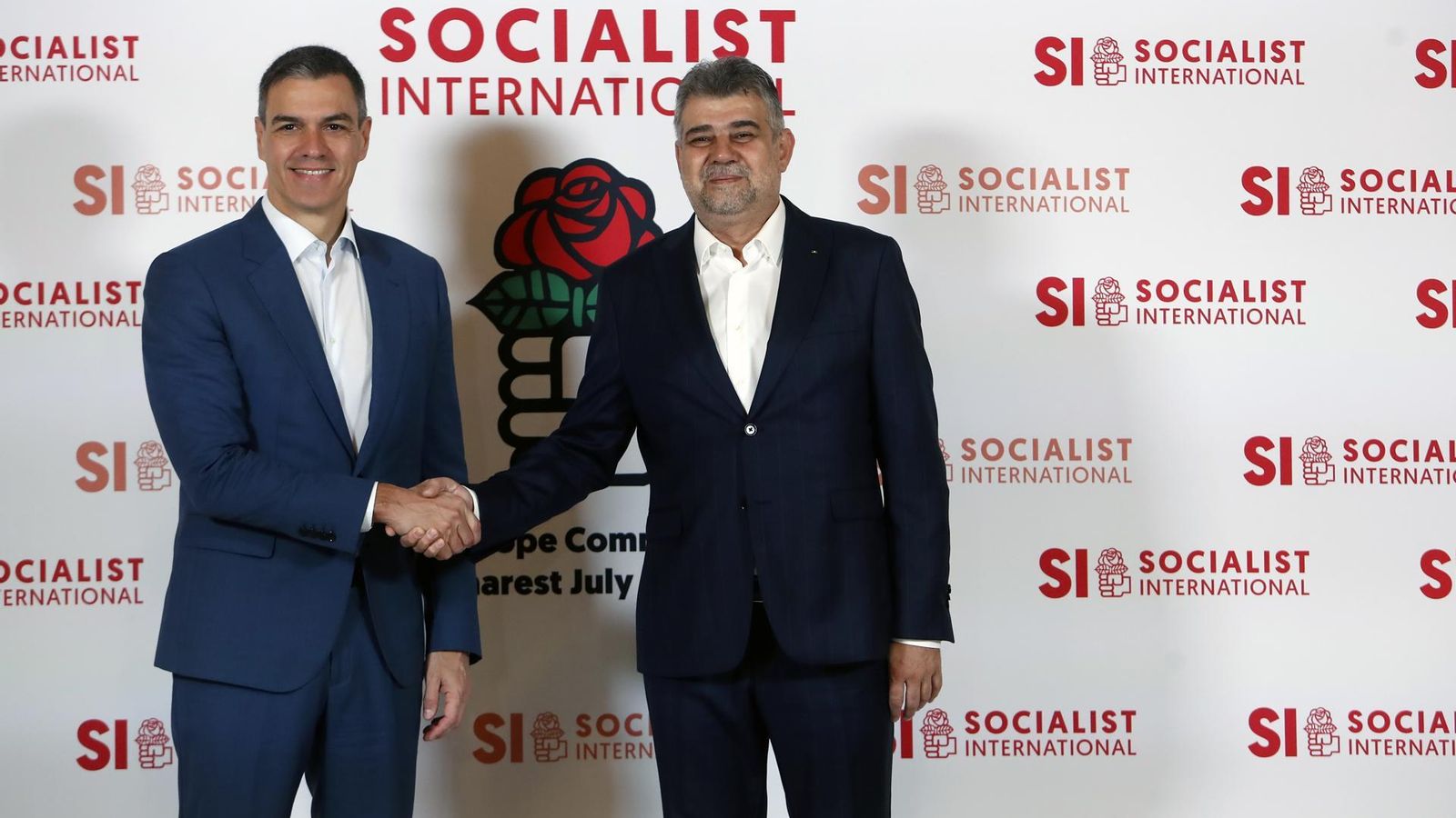 El primer ministre de Romania, Marcel Ciolacu, i el president espanyol, Pedro Sánchez, al Palau del Parlament a Bucarest este dissabte Spanish Prime Minister attends the Socialist International meeting in Bucharest