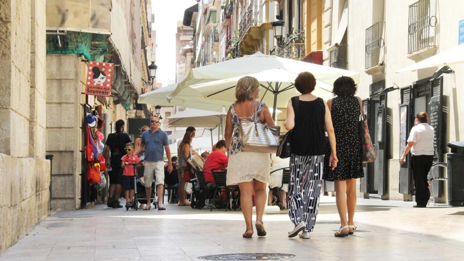 El nucli antic d'Alacant podrà albergar nous locals d'oci i restauració El nucli antic d\'Alacant podrà albergar nous locals d\'oci i restauració