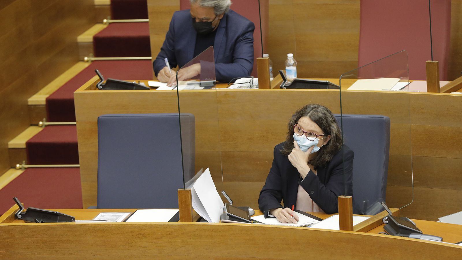 Imatge d'arxiu de Mònica Oltra durant la compareixença a les Corts per abordar la condemna al seu exmarit