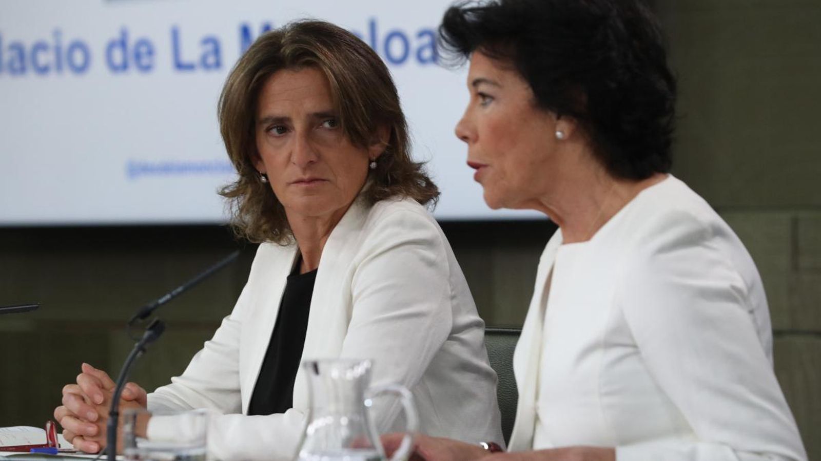 La portaveu del govern espanyol en funcions, Isabel Celaá i la ministra de Transició Energètica i Medi Ambient, Teresa Ribera