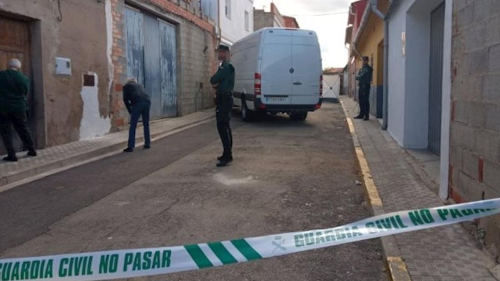 S\'intensifica la recerca de la jove de 25 anys desapareguda fa tres setmanes a Manuel