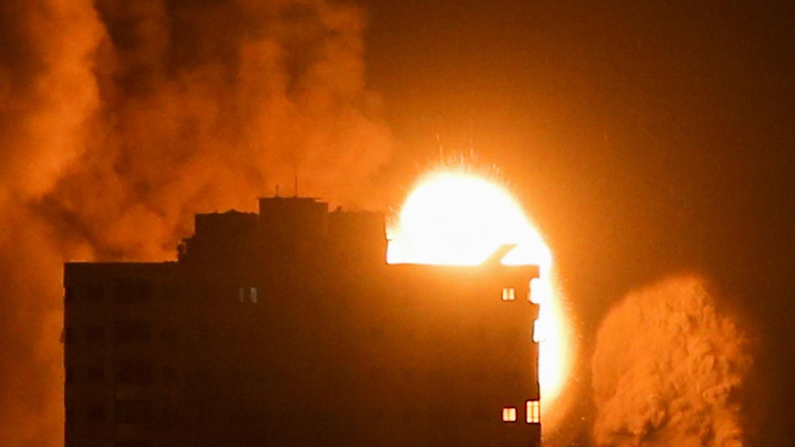 Segona matinada consecutiva d'intensos bombardejos de l'aviació israeliana sobre Gaza