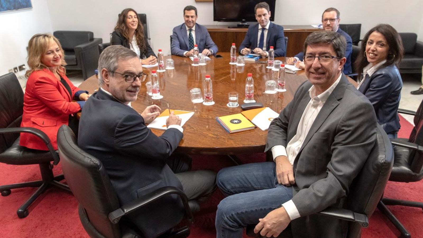 Reunió de l'equip negociador de PP i Ciutadans